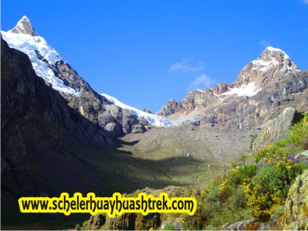 Laguna Jahuacocha Cordillera Huayhuash Trek